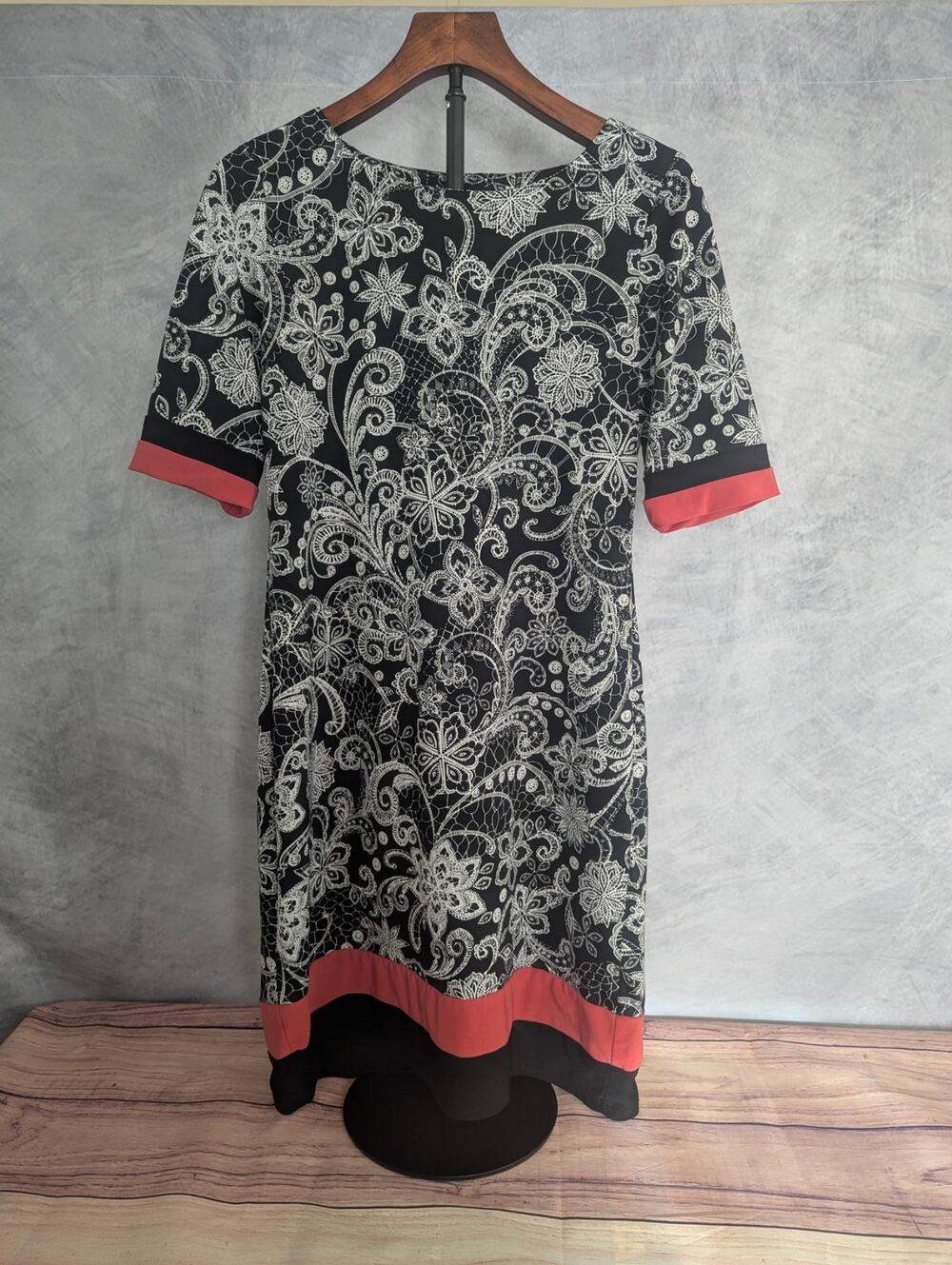 Madison Leigh Black & White Floral Paisley Dress w/ Coral Trim – Size 10